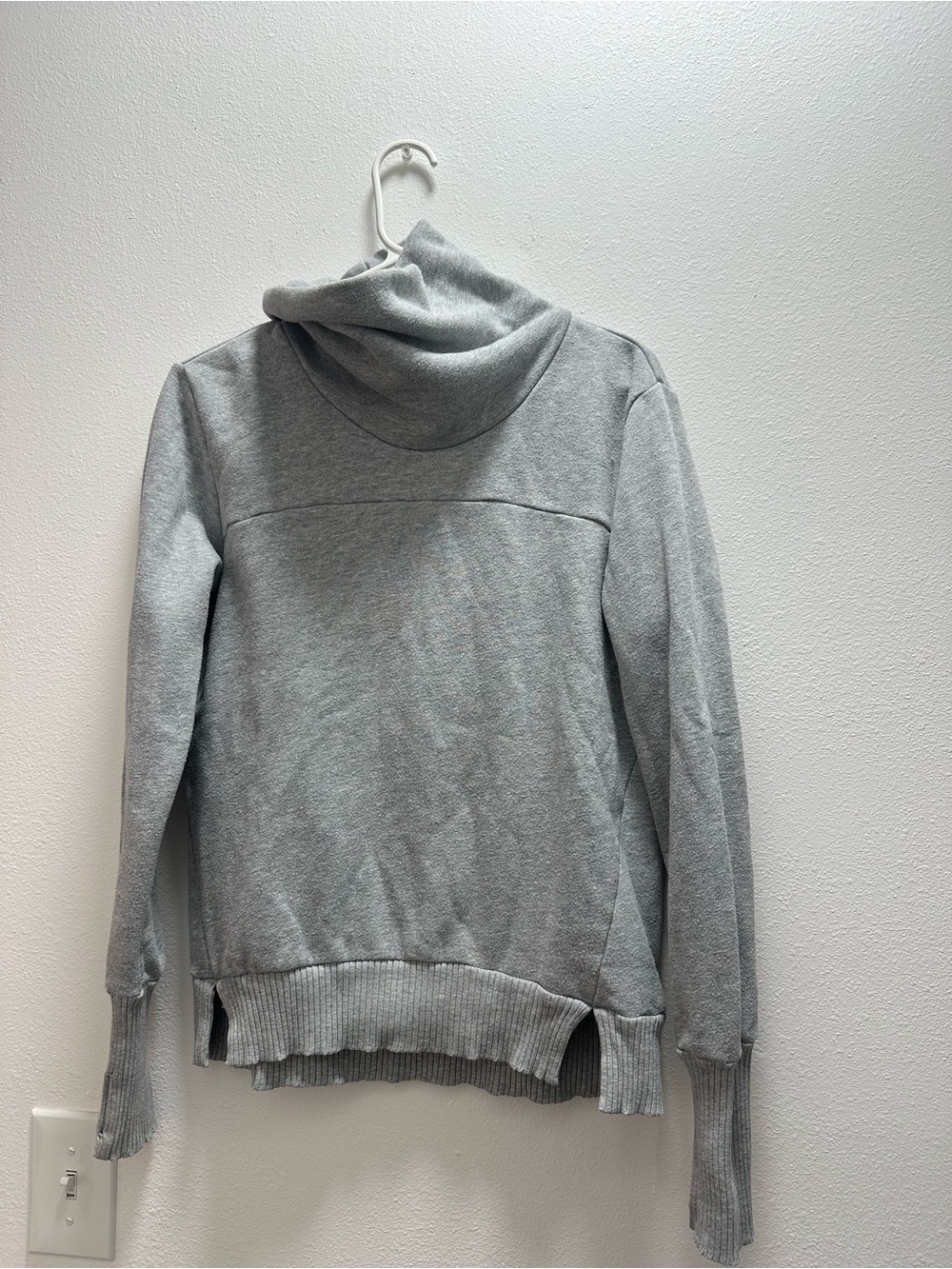 ALO mock neck pullover